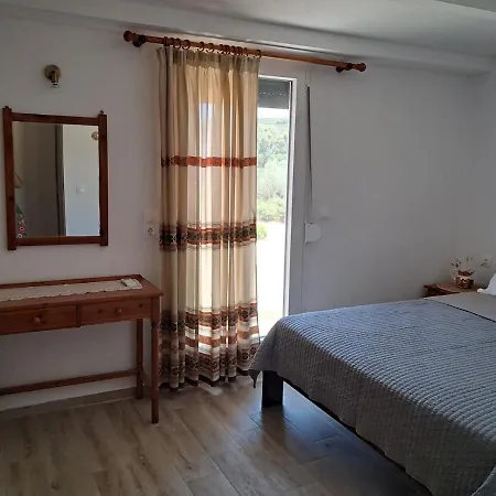 Elia House Semesterbostad